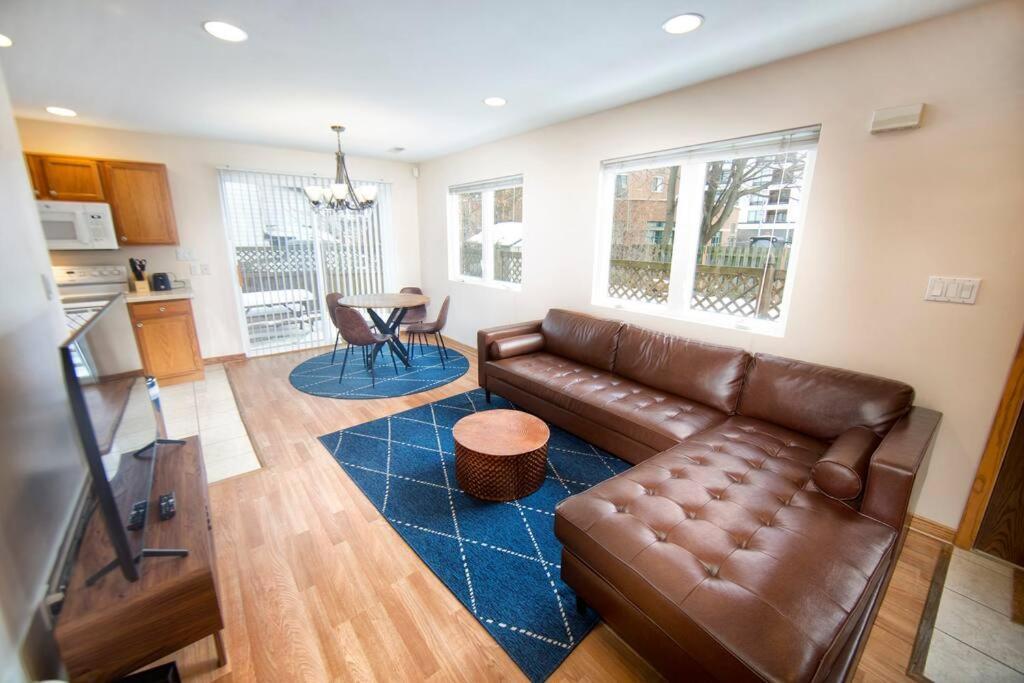 Tucked Away Off Brady - 4 Beds Daire Milwaukee Dış mekan fotoğraf