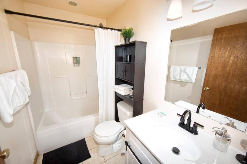 Tucked Away Off Brady - 4 Beds Daire Milwaukee Dış mekan fotoğraf
