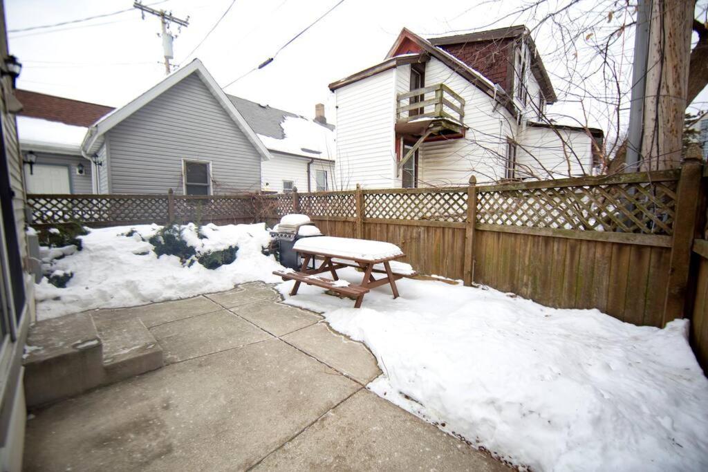 Tucked Away Off Brady - 4 Beds Daire Milwaukee Dış mekan fotoğraf